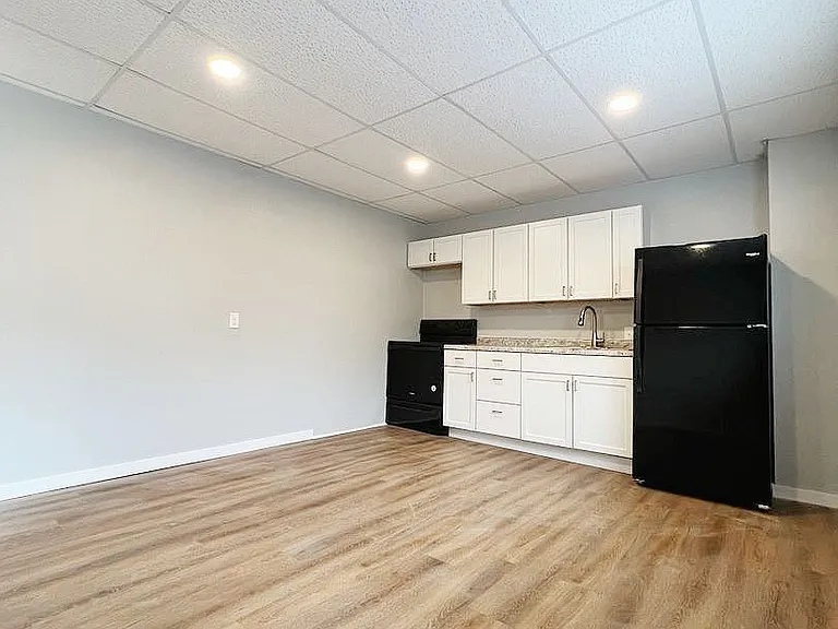 313 Main St — Photo 2