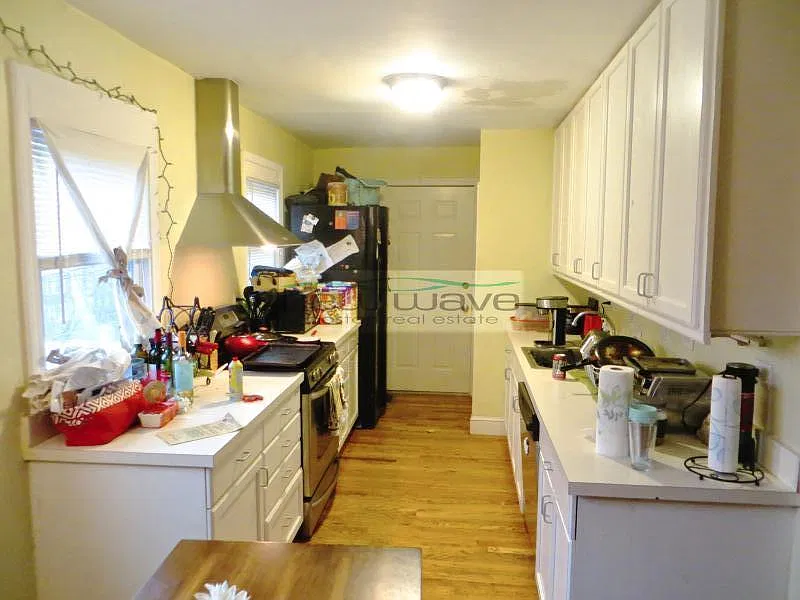 5 bed, 2000 sqft, $6,600 — Photo 4