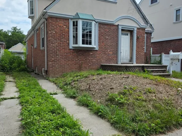 64-39 Dieterle Crescent image 1 of 2