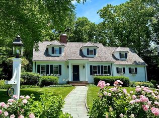 33 Chatham Cir, Wellesley, MA 02481