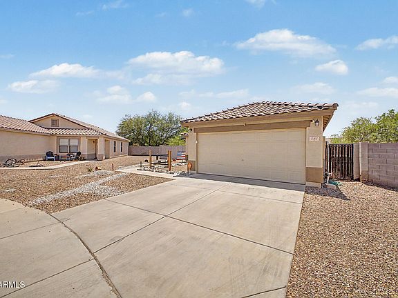 3rd image of 581 W JARDIN Loop