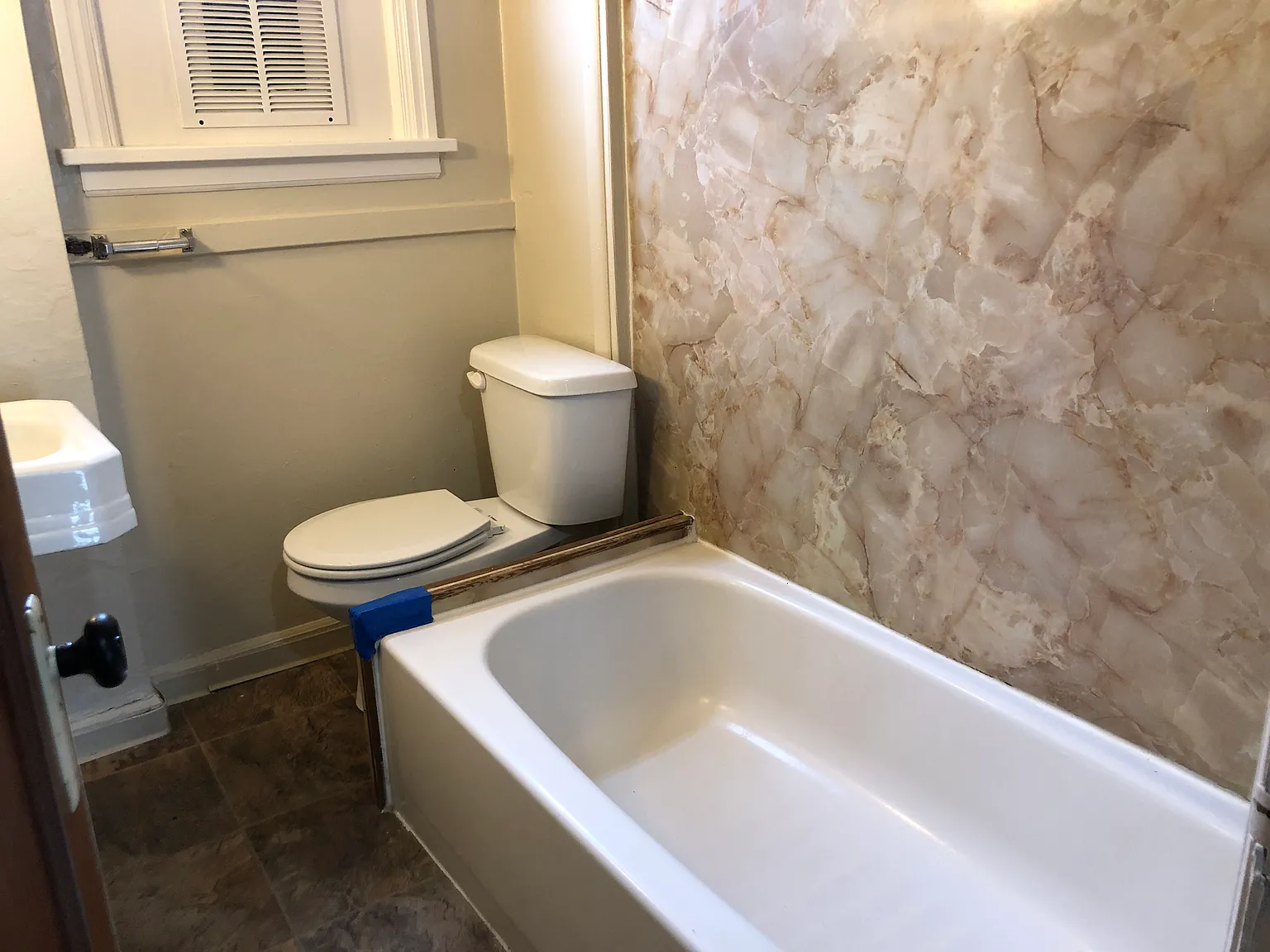 2 bed, 650 sqft, $1,100 — Photo 4