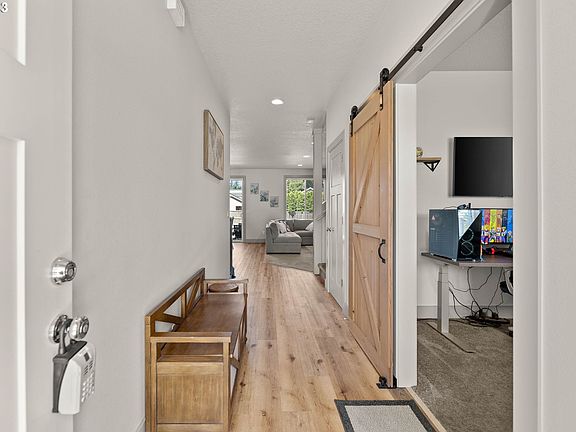 4th image of 9506 NE 55th Ct