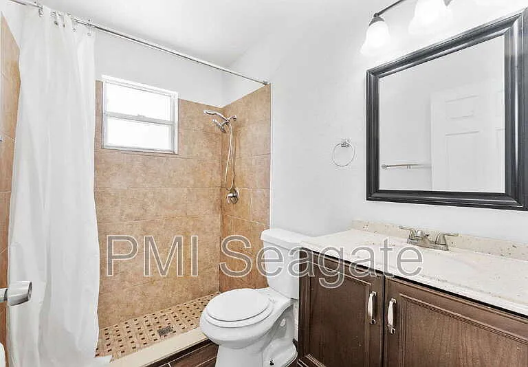 11448 68th St N — Photo 36