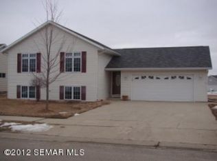 621 S Pointe Ln SW, Rochester, MN 55902