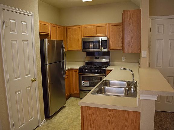 Stainless Steel Appliances all recently installed!