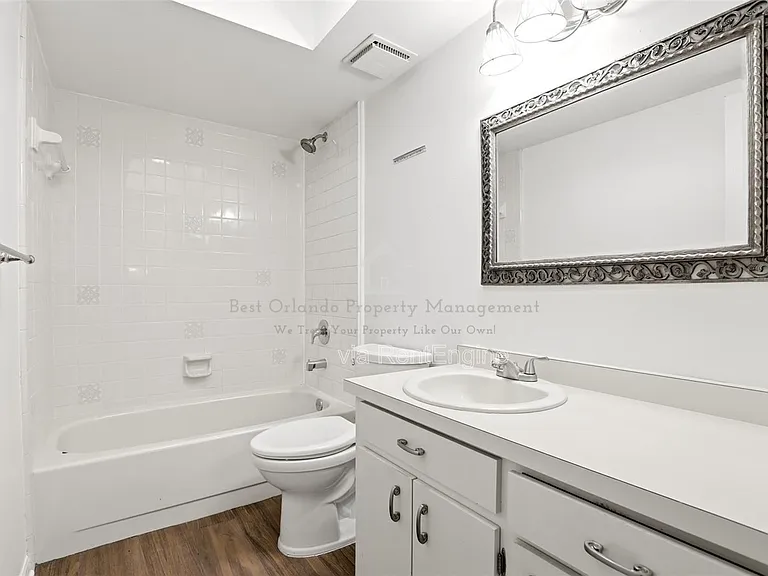 7326 Wethersfield Dr — Photo 25