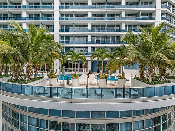 2nd image of 200 Biscayne Boulevard Way APT 4202