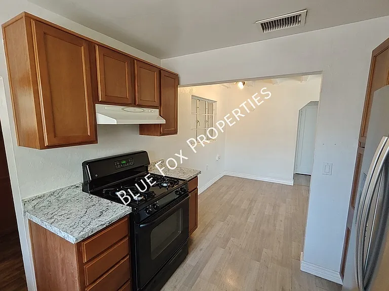2233 N Isabel Blvd — Photo 11