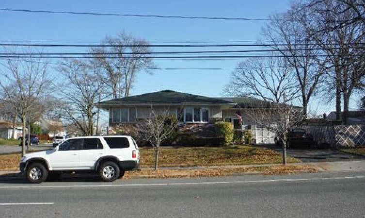 1st image of 118 Woodward Pkwy
