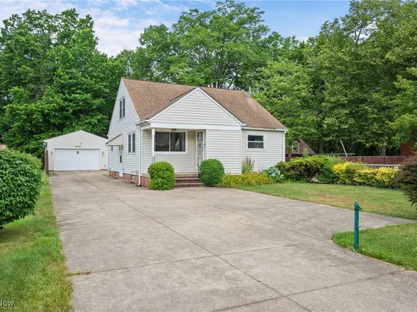 3016 Clague Rd, North Olmsted, OH 44070