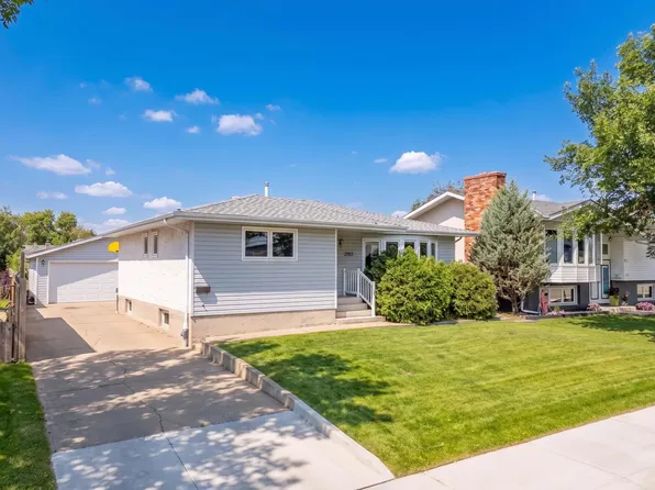 17312 105th St NW, Edmonton, AB T5X 3H4