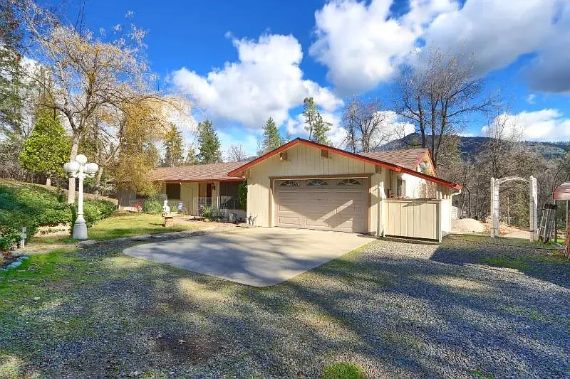 5909 Evergreen Ln photo 1