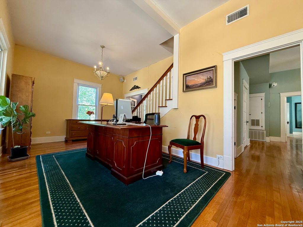 323 S 6th, Kenedy, TX - View 5