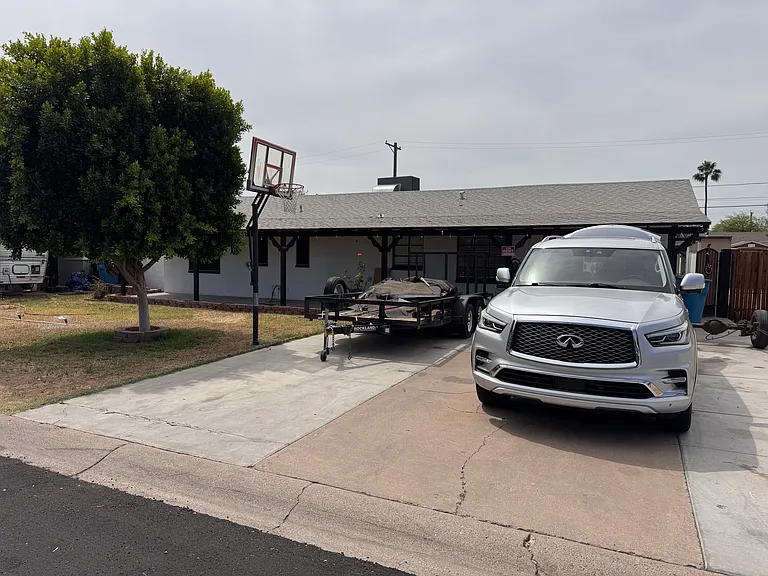 3325 W Turney Ave — Photo 1