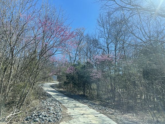 3rd image of 398 Hiwassee Rd