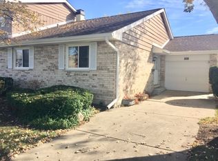 1563 S Blanchard St, Wheaton, IL 60189