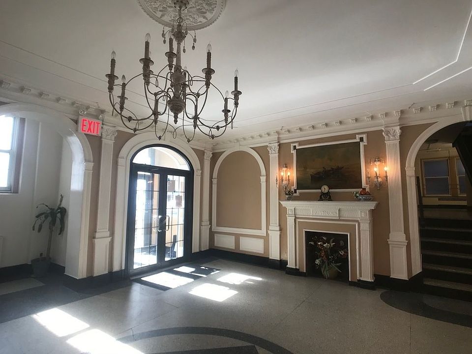 1st image of 8215 35th Ave APT 3E