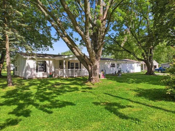 1102 Sam Ralston Rd, Lebanon, IN 46052