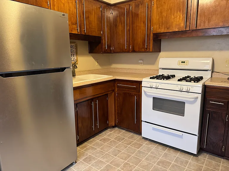 2223 Falls Ave — Photo 10