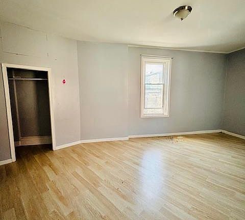 2nd image of 240 W Glenwood Ave