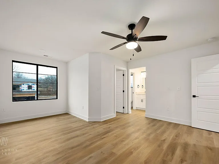 330 N Conway St — Photo 7
