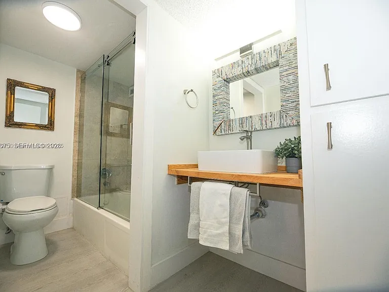 17021 N Bay Rd #207 — Photo 13