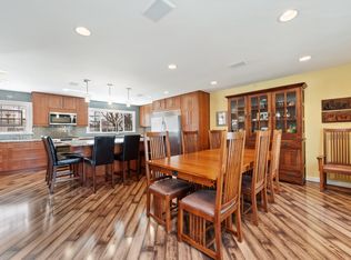 1 Greenvale Rd, Vernon Hills, IL 60061