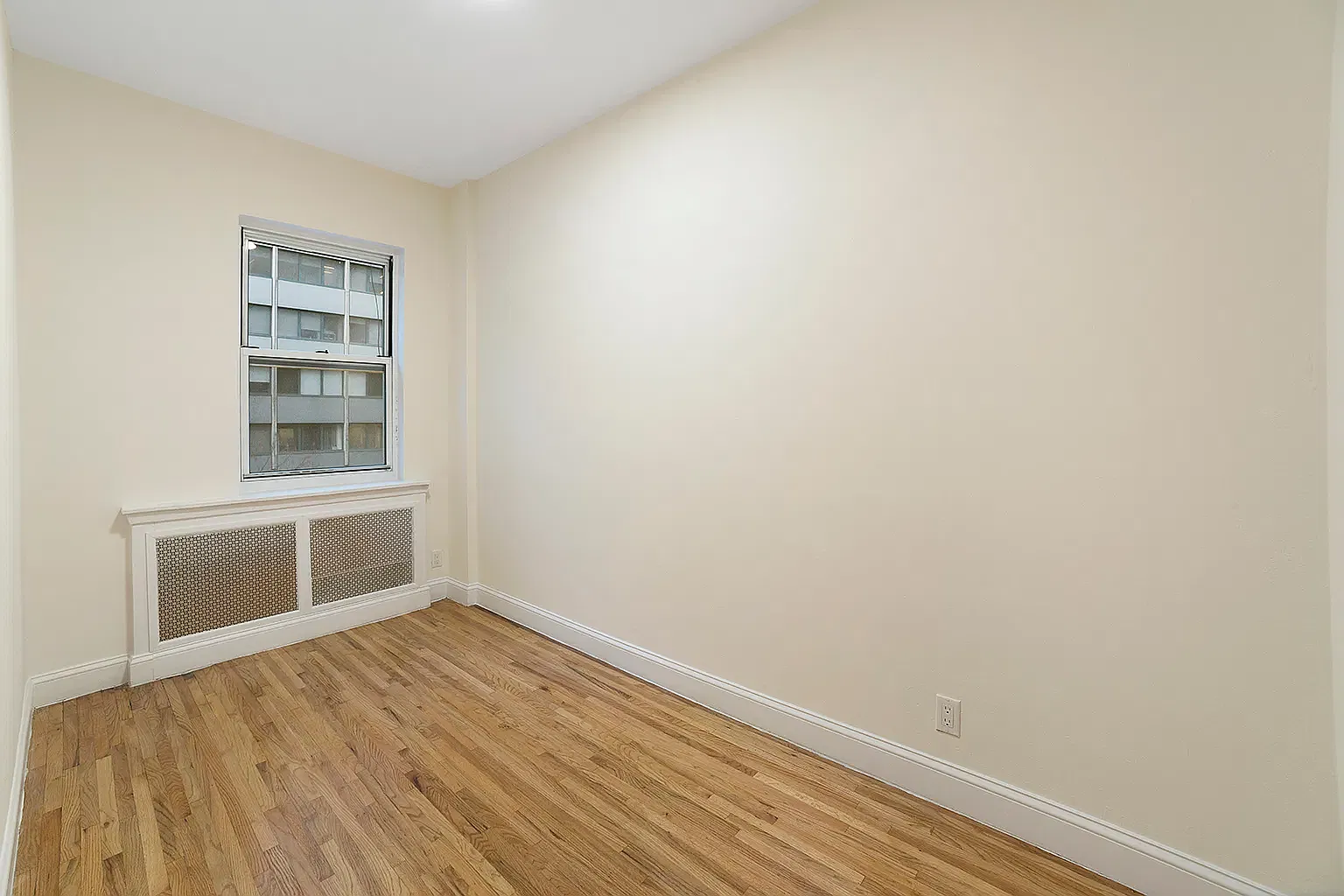 823 2nd Avenue — Photo 2