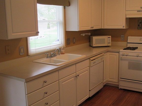 4th image of 5125 Copperfield Dr E