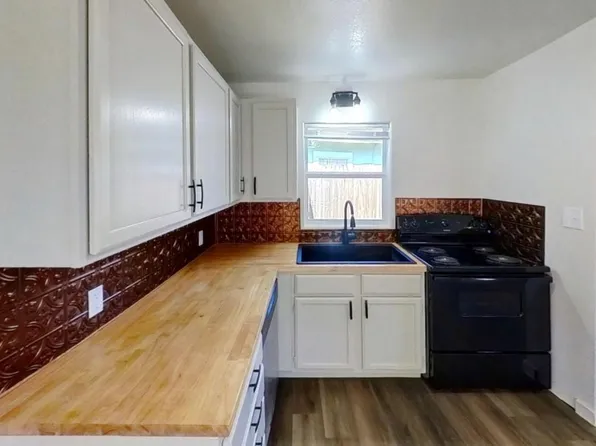 160 S Fredericksburg St, San Marcos, TX 78666