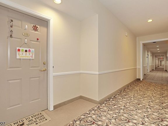 3rd image of 2 Richmond Roadsuite222 BLDG 2 #222