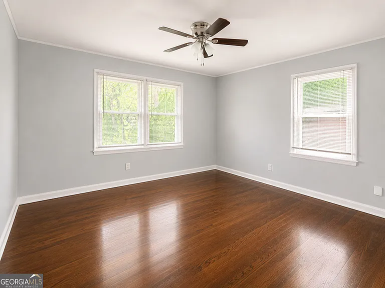 147 Burnside St #3 — Photo 9