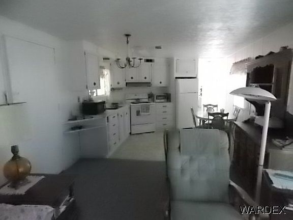 5th image of 219 E Sunrise St