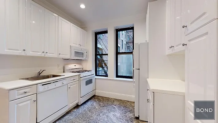 Rented by Bond New York | media 16