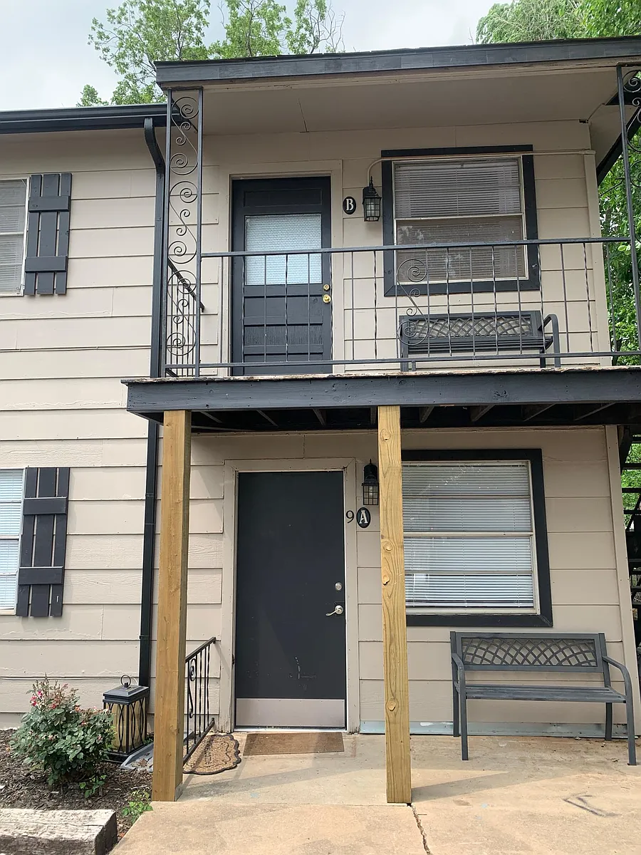 Building Photo - 9 E Thatcher St #A