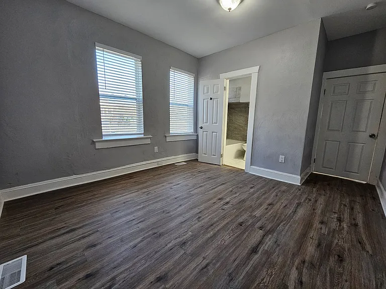 3235 Flanders Ave — Photo 9
