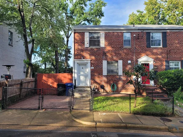 217 Aspen St, Alexandria, VA 22305