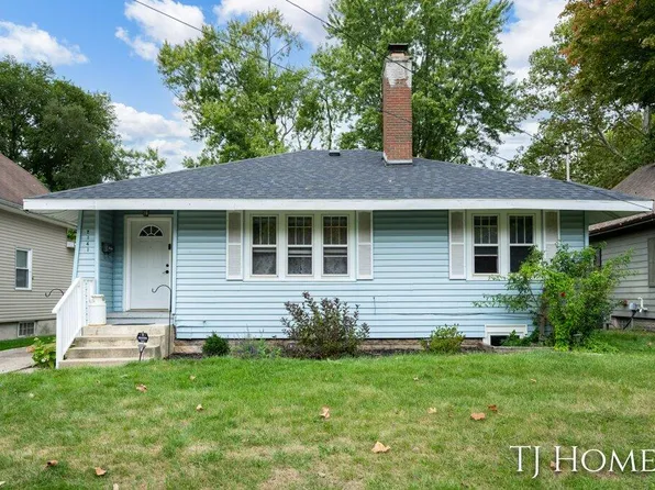 2141 Oakwood Ave NE, Grand Rapids, MI 49505