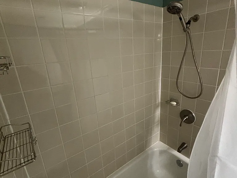 607 Mill Pond Dr SE — Photo 3
