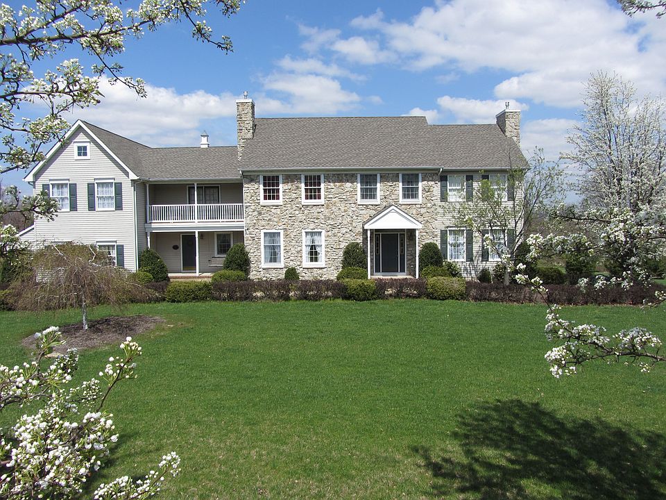 5 BR on 5+ Acres w Views   