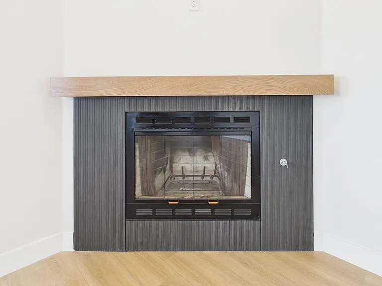 GS - 3129 Emerson — Photo 18
