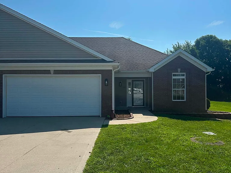 166 Applewood Ln — Photo 1