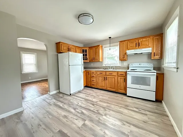 2 bed, 628 sqft, $945 — Photo 2