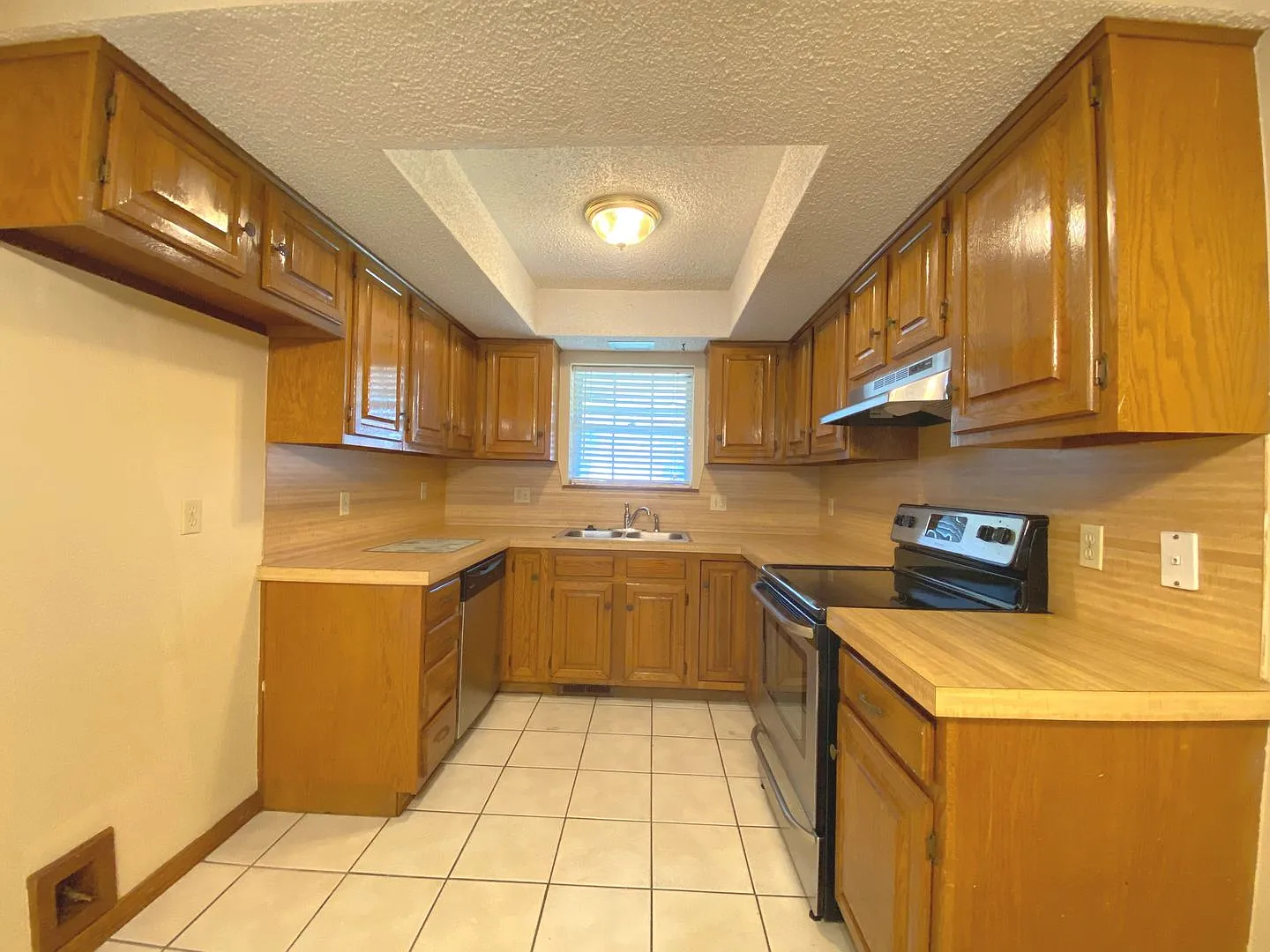 Great Duplex in Edmond Schools! Great Sq Ft!! — Photo 3