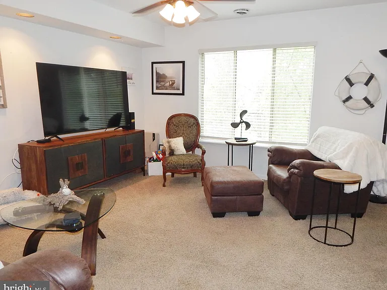 339 Green Meadow Ln — Photo 19