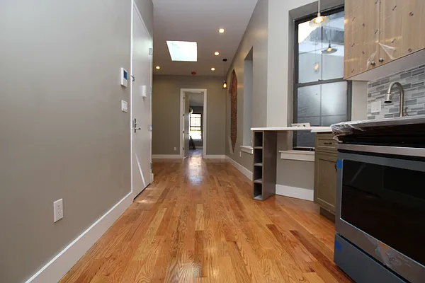 Rented by Nooklyn NYC LLC | media 31