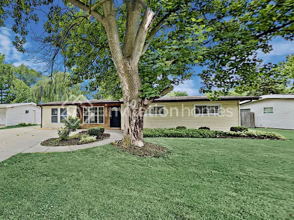 778 N Elmwood Dr, Aurora, IL 60506