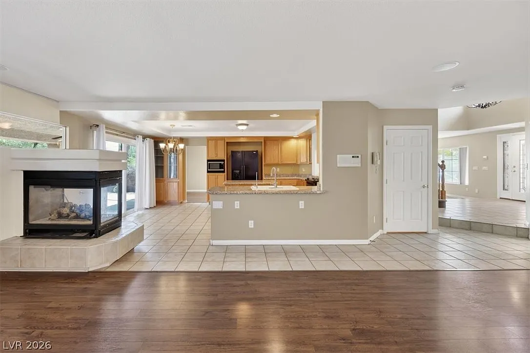5 bed, 3.0 bath, 3297 sqft, $2,790 — Photo 4