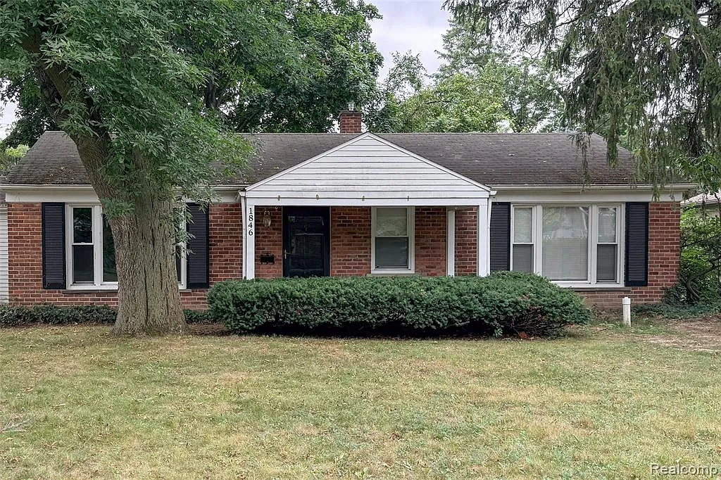 3 bed, 1.0 bath, 1213 sqft, $2,500 — Photo 2